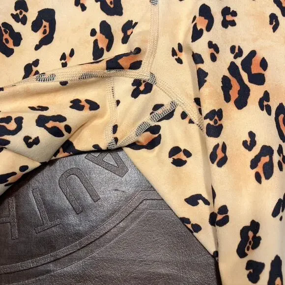 Fabletics Pump Two Piece Set Desert Leopard Womens Small New Active Athleisure - Picture 4 of 16